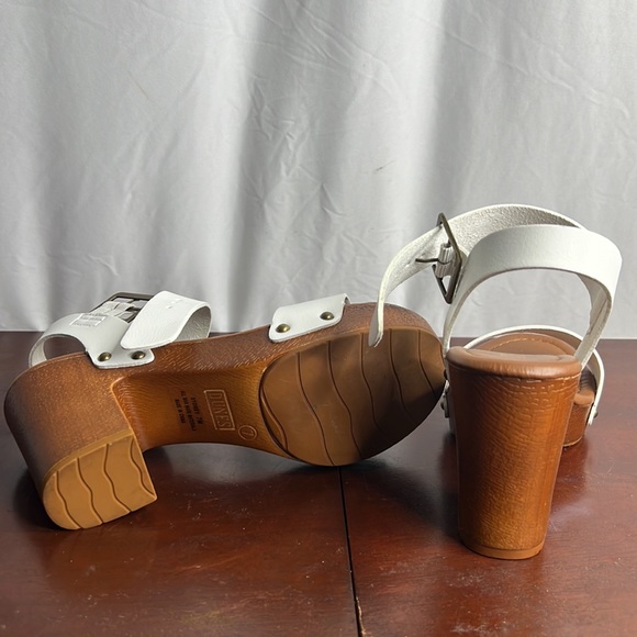 White open toed heels - Picture 3 of 3